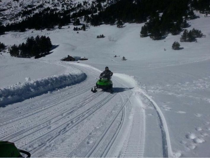 Randonnée moto neige Ordino Arcalis Andorre Pyrénées