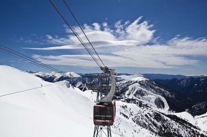 Offre Ski Andorre + Détente Spa Wellness : Forfait ski 1 J Pal Arinsal + Spa Inuu-Caldea 4 heures + location matériel en option