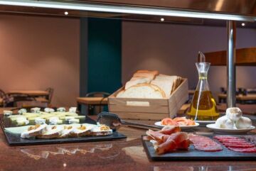 Buffet libre repas du soir  volont - Htel Ushuaia Andorre