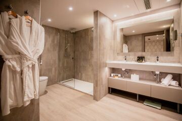 Hotel Andorre Plaza 5* - Salle de bain privative chambre standard