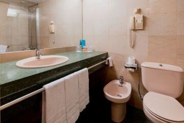 Andorra Htel Delfos 4* - Chambre Quadruple Salle de bain privative