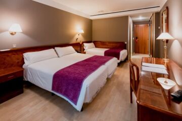 Hotel Andorra - Delfos 4* - Chambre Triple Adulte ou Enfant vue 2