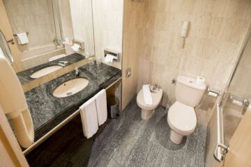 Salle de bain Chambre Standard  -  Htel Fnix Andorra